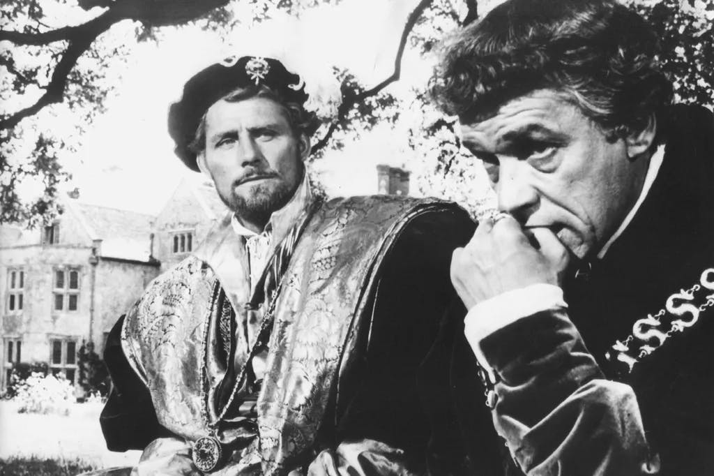 Der britische Schauspieler Paul Scofield (r) in der Rolle des Thomas More (=Thomas Morus) im Jahr 1966 in dem Film in Ein Mann zu jeder Jahreszeit.